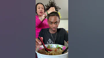 JVaun eating noodles