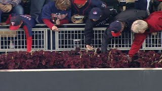Fans search for Jim Thome's 607th home run ball at Target Field