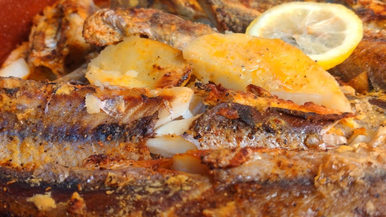 صينية سمك بالطحينيه والبطاطا