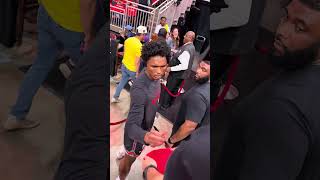 Amen Thompson signing autographs #amenthompson #nba #twins #thompsontwins