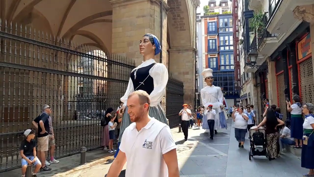 Concentración de Gigantes y Cabezudos en Bilbao | 24 agosto 2025 | Aste Nagusia 