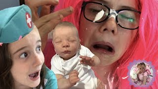 REBORN VOMITS and PEE’S on NEW PARENTS *REBORN HOSPITAL ROLEPLAY*