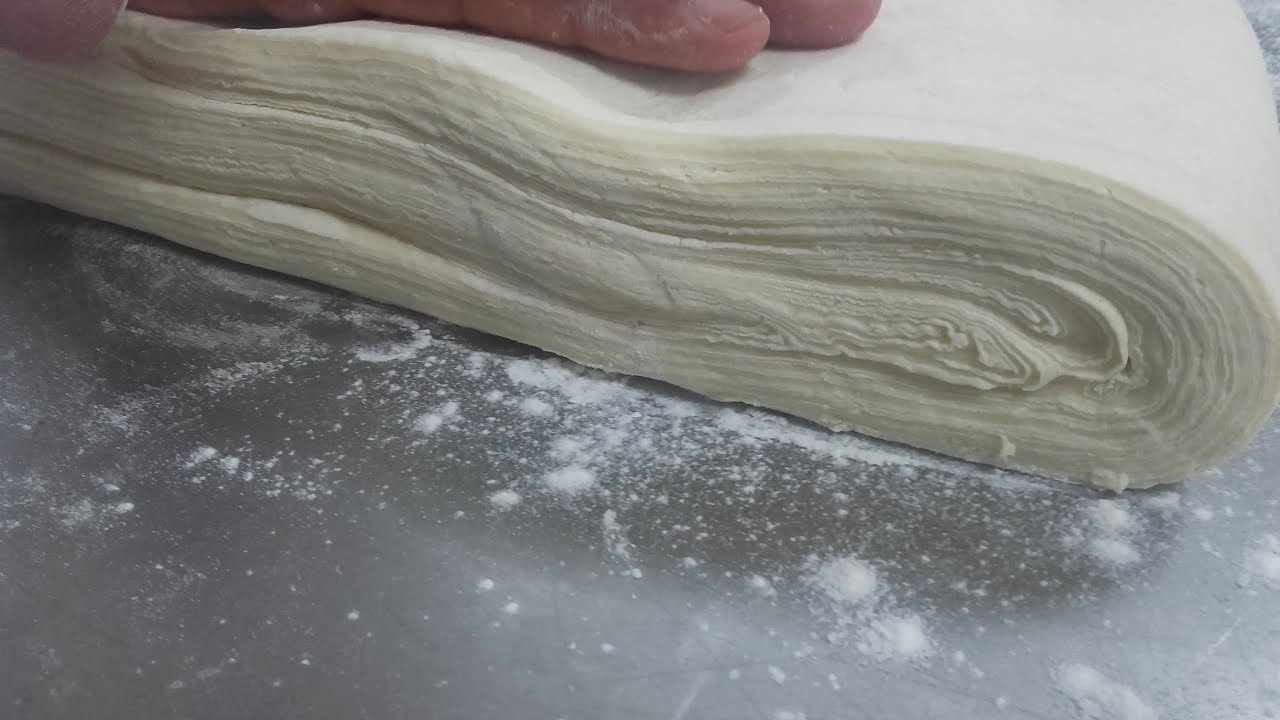 العجين المورق الخاص بالمالح و الحلو المعتمد بجميع الباتيسريات مع طريقة الاحتفاظ و الثمن