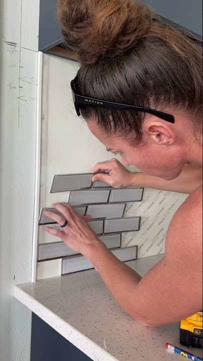 Tile backsplash without Thinset! Using Mussel bound adhesive! #backsplash #tilebacksplash