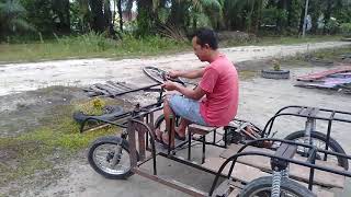 Modifikasi sepeda motor roda 2 jadi 4 buah..
