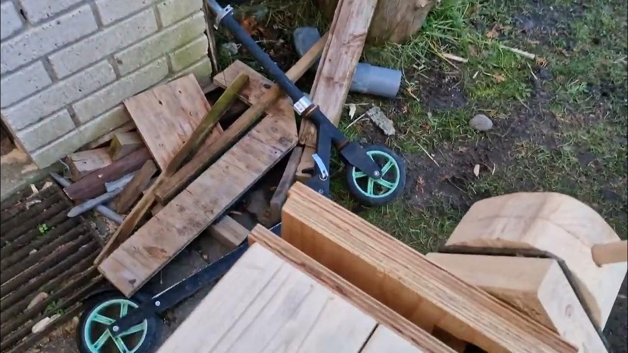 work bench with vise, Rex Krueger design. YouTube