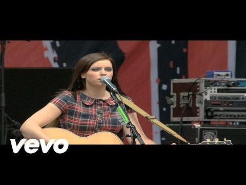 Video: Amy Macdonald Neto vrijednost: Wiki, udata, porodica, vjenčanje, plata, braća i sestre