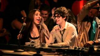 Victorious Cast feat. Victoria Justice - Freak The Freak Out chords