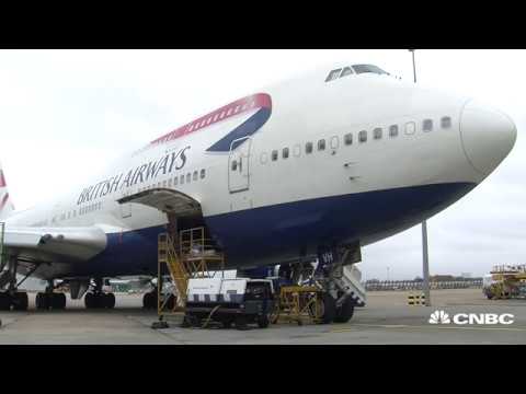 Is the Boeing 747 in trouble? | CNBC International - YouTube