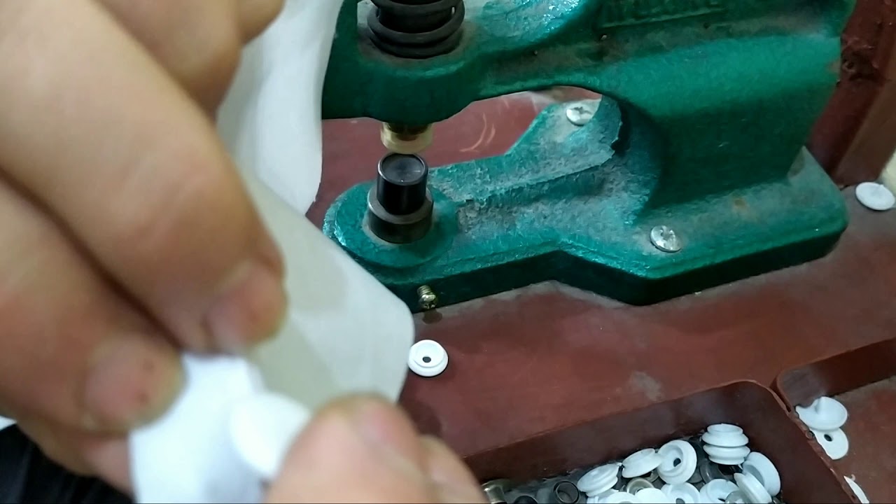 طريقة تركيب أزرار الطابلية أو المئزر بالمكبس