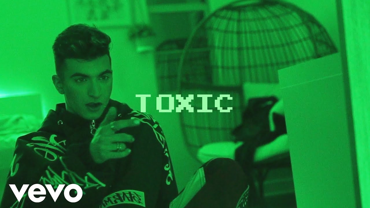 Включи save that toxic