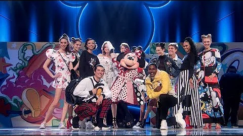 Minnie's Fashion Show - Mickey's 90th Spectacular