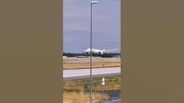 Etihad Boeing 787-9 Landing #shorts #aviation