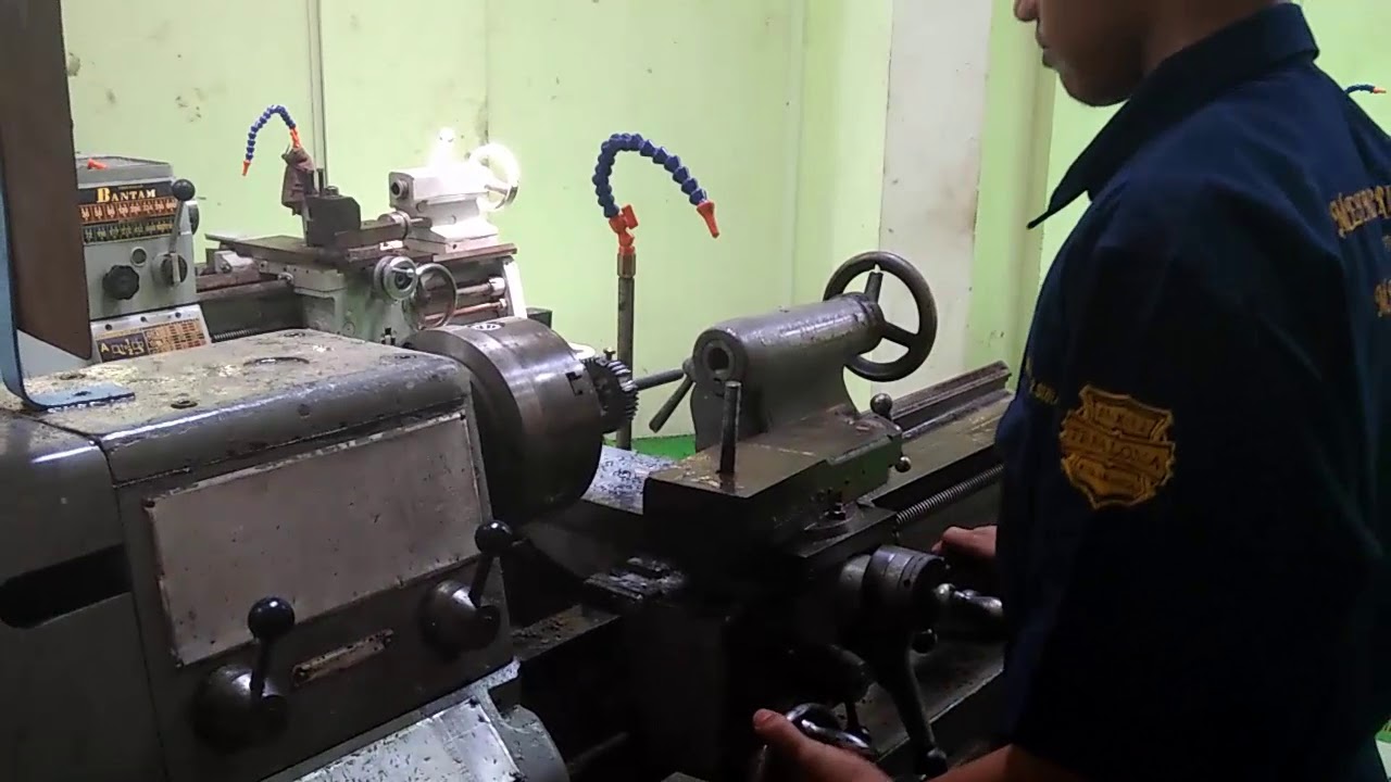 Membuat Ulir dengan Hand Sney (Making Thread using Hand Sney) - YouTube