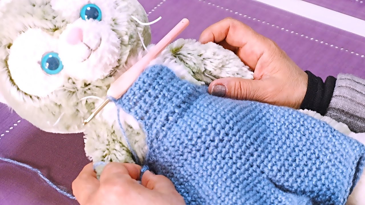 リクエストを受けて、ぬいぐるみの服をかぎ針編み！ - YouTube