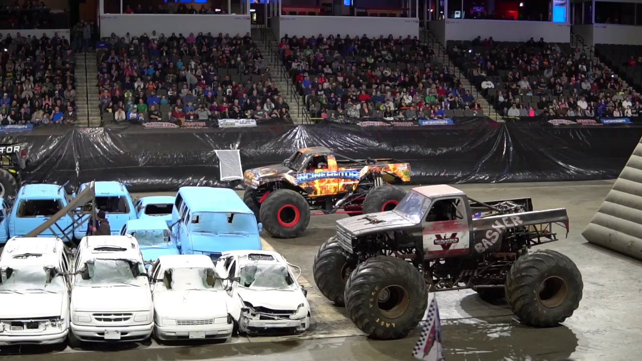 Starting Engines At Monster Truck Nationals Chicago 2018 Youtube