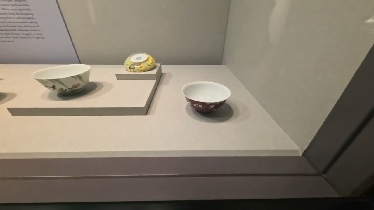 国立故宮博物院の展示その9(陶磁器) 27/29[4K] - YouTube