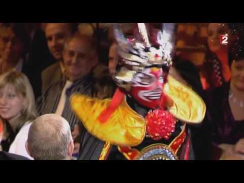 Video: Dragen kabuki-acteurs maskers?