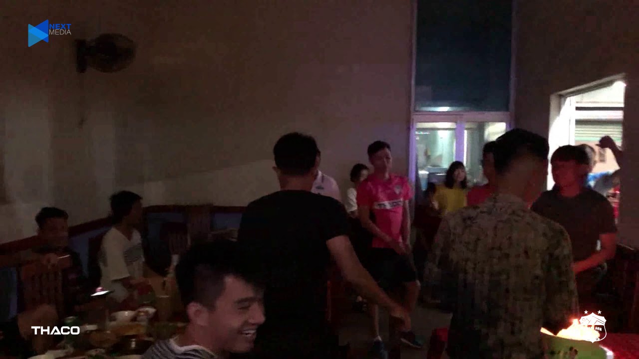 văn thanh cao bao nhiêu Hồng Duy, trợ lý Kim YeongMok và bác sỹ Xuân Lâm tổ chức sinh nhật ấm áp trước trận đấu với SLNA