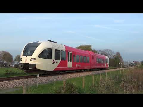 Treinen in de herfst, 09-11-2020.