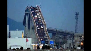 El insólito puente  que parece una montaña rusa en Japón
