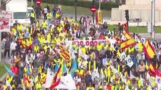 Fermerët dhe traktorët bllokojnë trafikun në Madrid për të protestuar kundër konkurrencës