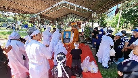 Tang lễ bà Lê Thị Hường người thân tiếc thương đưa tiễn tại hoa viên BD.