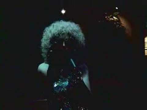 Guarda Lola Lee - Schlampe (Global Kryner cover) su YouTube Guarda Lola Lee - Schlampe (Global Kryner cover) su YouTube