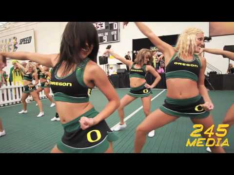 University of Oregon Cheerleader Live Pre Game Performance U of O vs. Purdue 2009