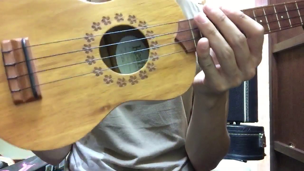 Keahi ソプラノウクレレ サウンド - YouTube