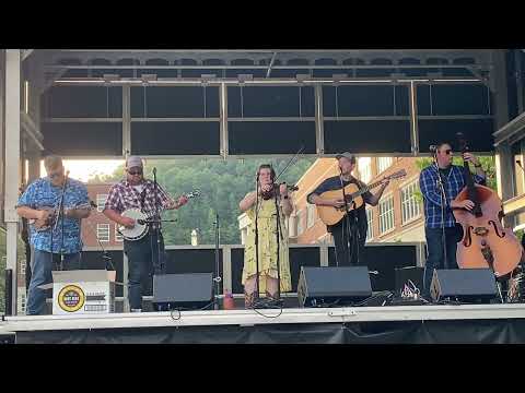 Lincoln Mash and Heather Alley Band “Rain”