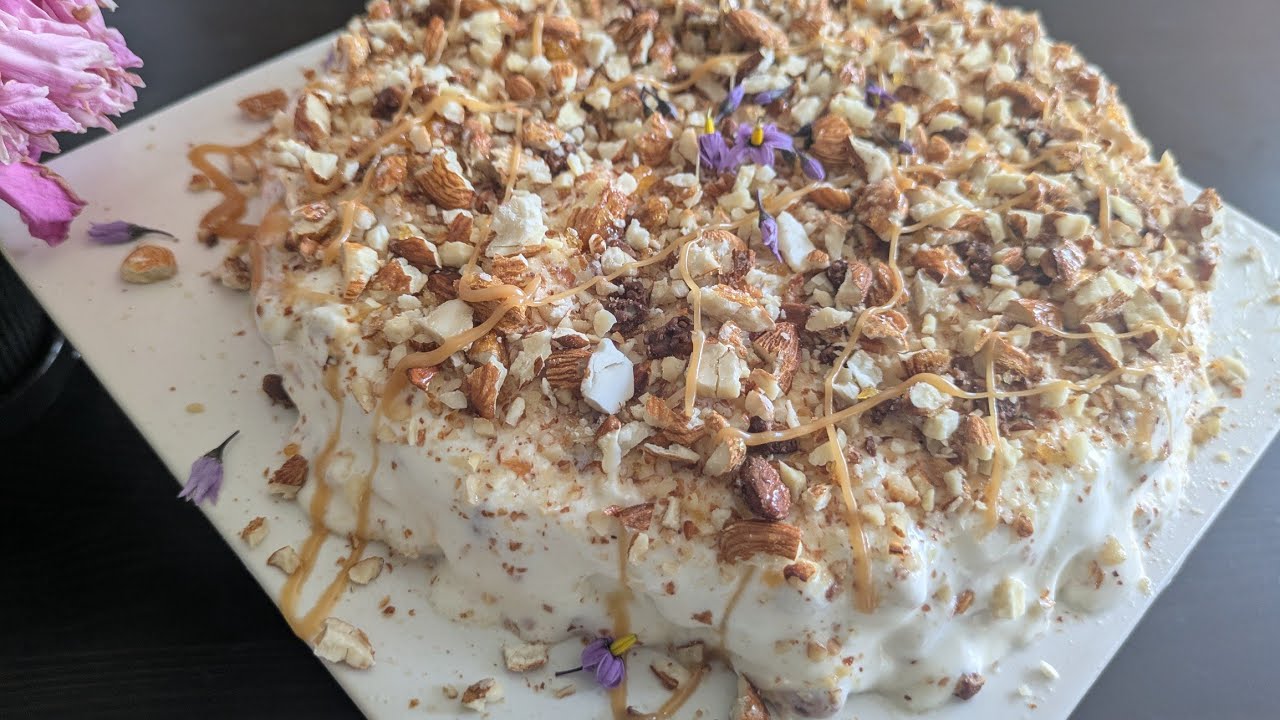 ايس كريم معلك باللوز والكراميل وبدون مواد حافظة، بمذاق رائع وبطريقة مبسطة وناجحة