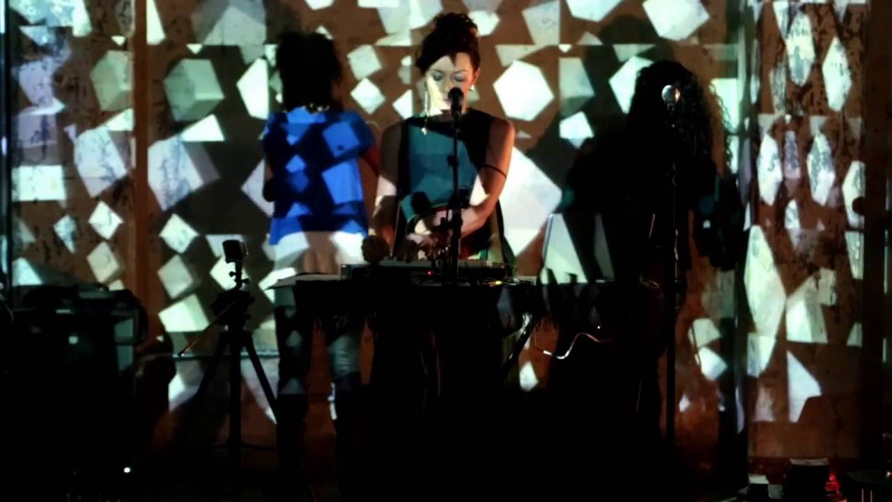 Eixo Ondulante [ao vivo] - Red Bull Station