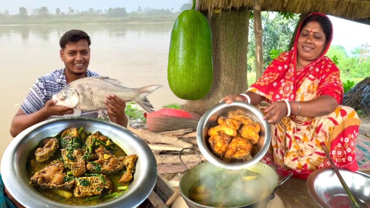 নদীর তাজা কাতলা মাছের মাথা দিয়ে চালকুমড়ো আর শাক দিয়ে মাছের তরকারি রান্না।