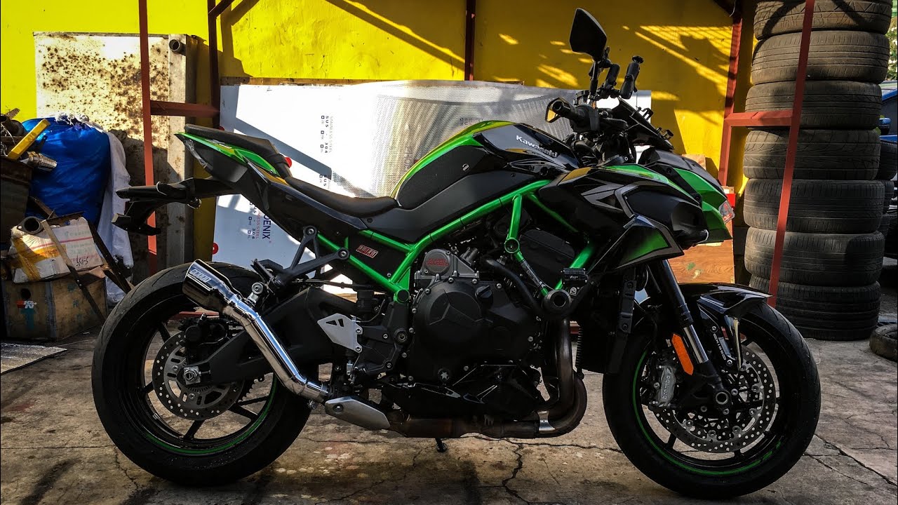 Slipon exhaust system on a Kawasaki ZH2 YouTube