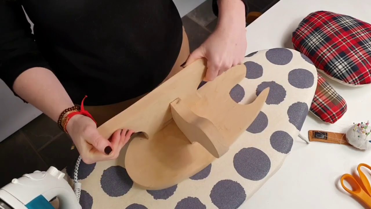 Cómo utilizar un tailor board y otras herramientas de planchado