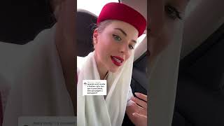 Emirates paga a passagem ao ser contratado?