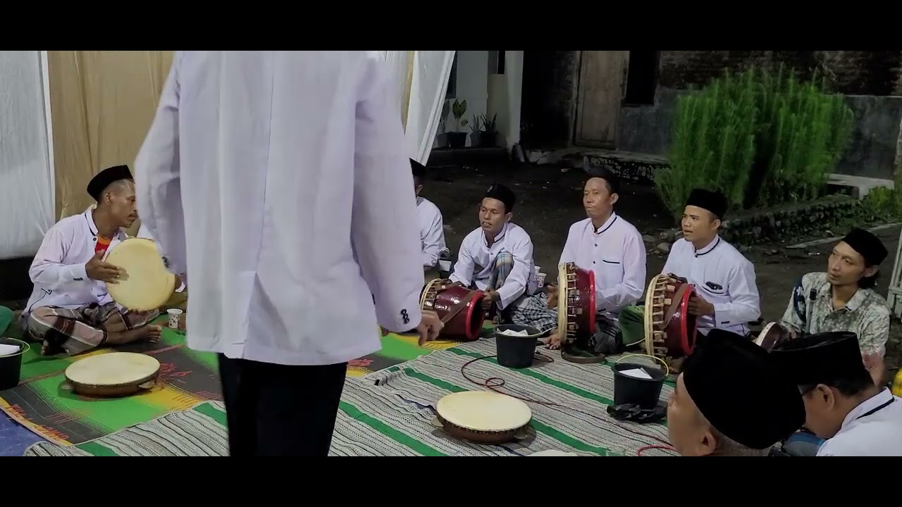 tampil pentas santuy di hajatan bapak ahmad risnanto.