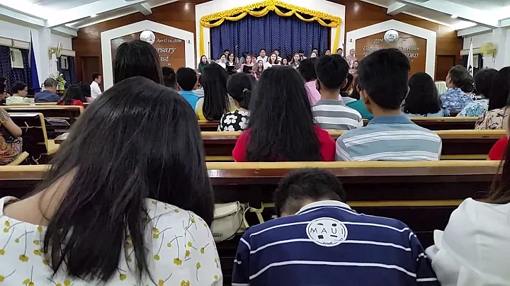 Youth Choir Sings