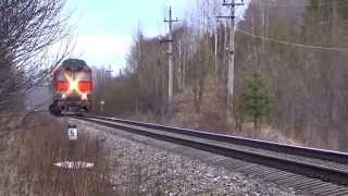 ТЭП70-0123 с пригородным.