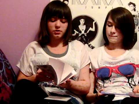 Abbey and Abby's Weekly Kpop Vlog. This Week about: Kara, their comeback with Step