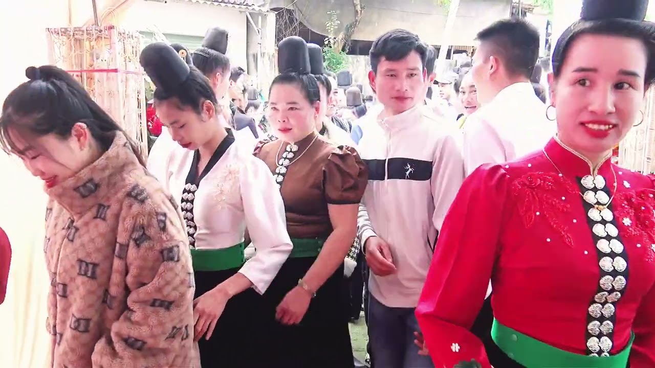 Toàn cảnh mừng lễ vu quy của cd lò Xoan sd cùng cr Văn Bình, tại bản nà cẩu xã mường bám 