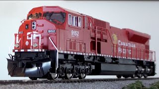 KATO ＵＳＡブランド SD90/43MAC本線用超大型ディーゼル機関車 KATO SD90/43MAC Review & Testing - YouTube