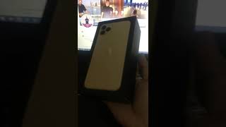 Quick unboxing of the New iPhone 11 Pro Max 256GB (Gold)