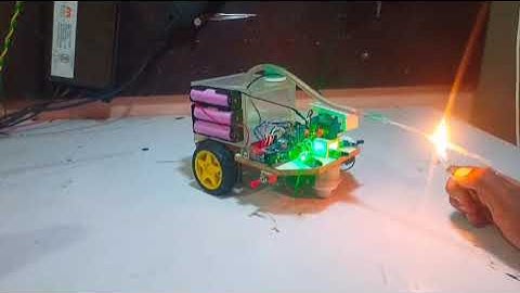 Fire-Dousing Robot 🔥🤖 — Watch It Detect & Extinguish Flames Automatically!
