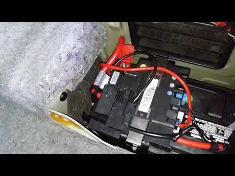 bmw-325i-2005-battery-replacement