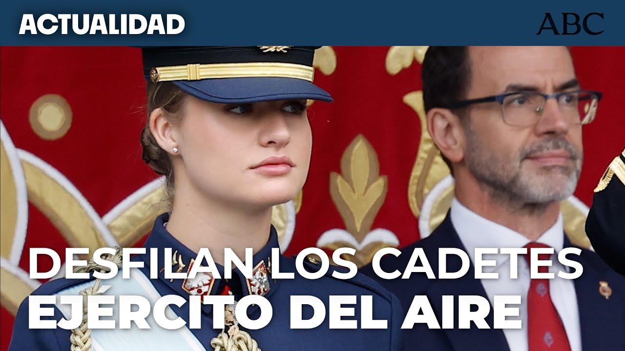 DÍA DE LA HISPANIDAD | REACCIÓN de la PRINCESA LEONOR al ver desfilar a sus COMPAÑEROS de FORMACIÓN