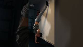 How to get off from wall in #handstand - efficient exercise! #shorts #calisthenics #workout