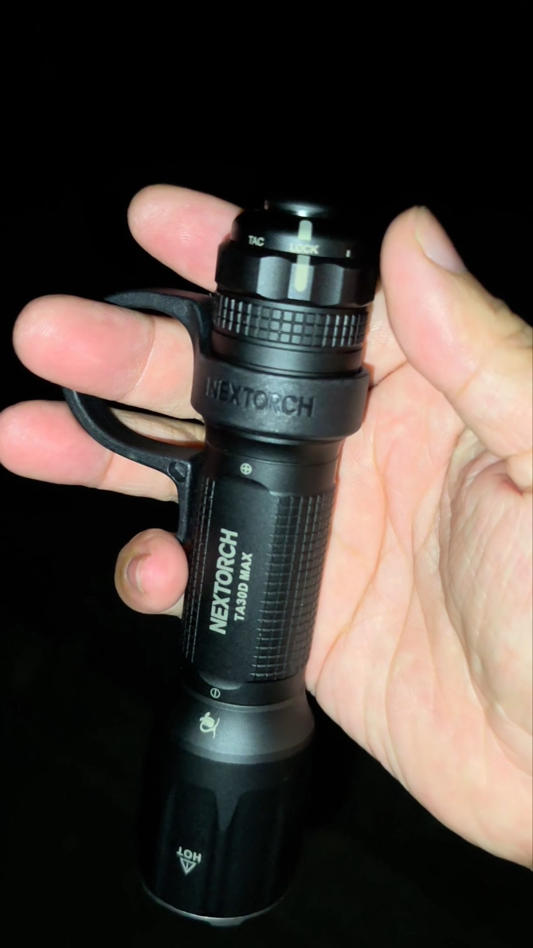 4000ルーメン】NEXTORCH TA30D MAXがヤバい…450m先まで照らす最強