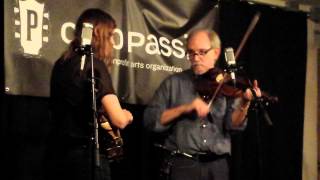 "Whoa Mule", Bruce Molsky and Allison de Groot chords